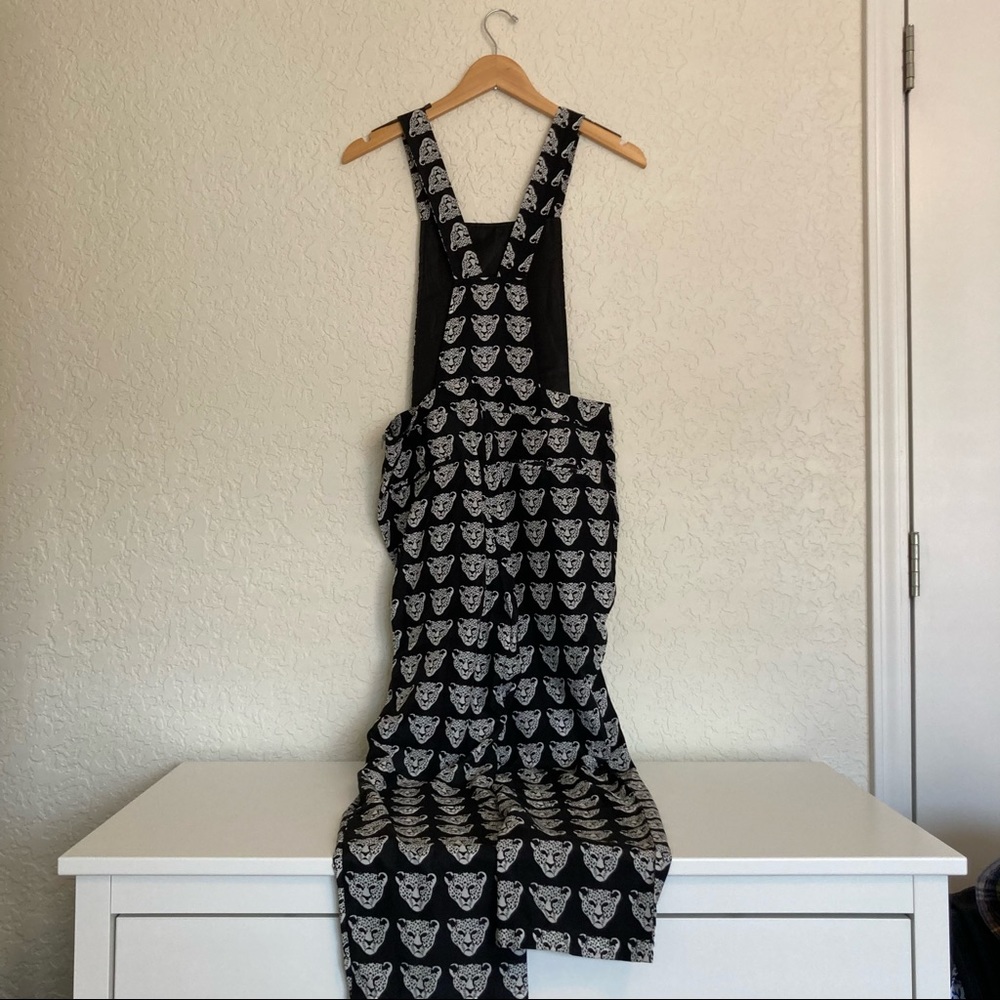 Lavish Alice black animal print art to wear overalls - Picture 6 of 13